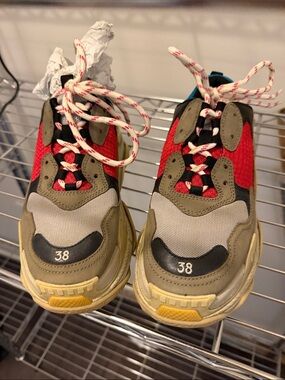 balenciaga triple s size 38